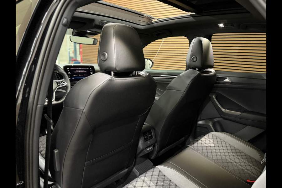Volkswagen T-Roc 1.5 TSI DSG | 3x R-Line | Pano | Black Style | IQ.Light | Carplay | Camera | Winter Pakket | ACC | Virtual