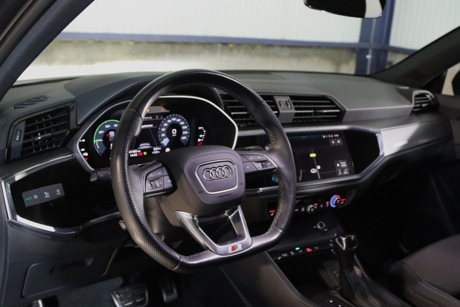 Audi Q3 Sportback 45 TFSI e 245 PK S-Line Edition PHEV, Panoramadak, Carplay, LED