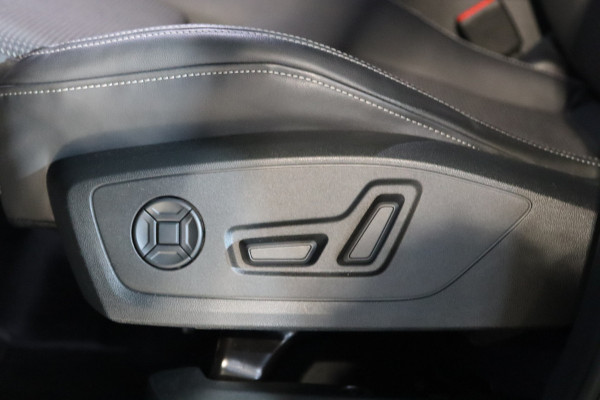 Audi Q3 Sportback 45 TFSI e 245 PK S-Line Edition PHEV, Panoramadak, Carplay, LED