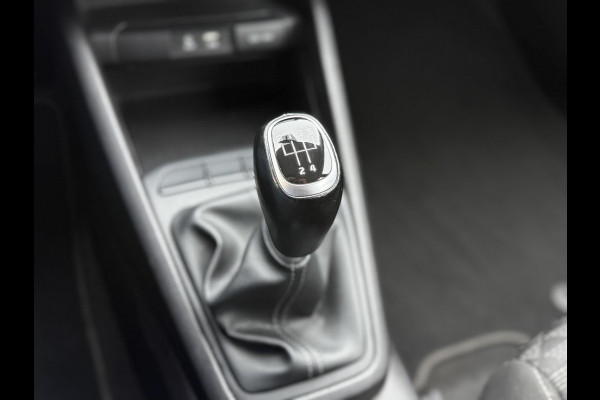 Kia Rio 1.0 TGDI ComfortPlusLine Navigator 2e Eigenaar,Navi,Camera,Airco,Cruise,PDC,Android/Apple Auto,Dealer Onderhouden,N.A.P,APK tot 05-2026