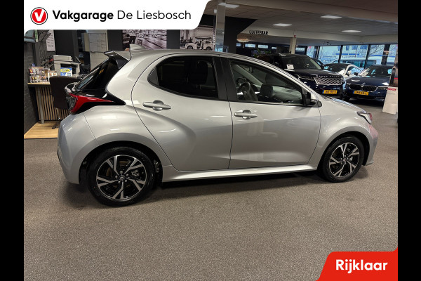 Toyota Yaris 1.5 Hybrid 115 First Edition / stoel en stuur verwarming/ camera / carplay /