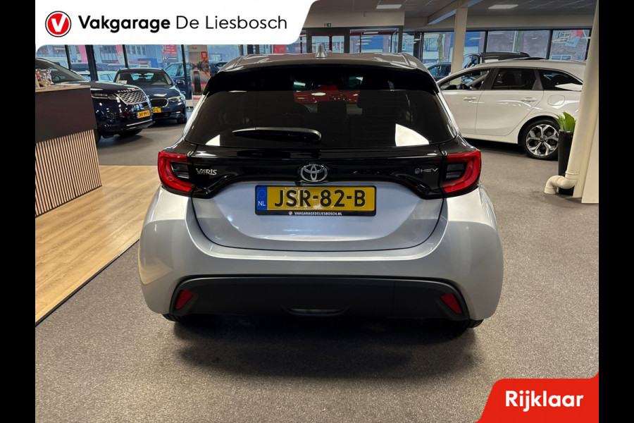Toyota Yaris 1.5 Hybrid 115 First Edition / stoel en stuur verwarming/ camera / carplay /