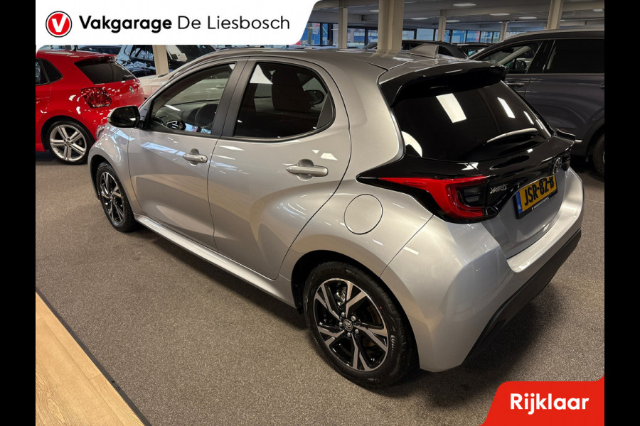 Toyota Yaris 1.5 Hybrid 115 First Edition / stoel en stuur verwarming/ camera / carplay /