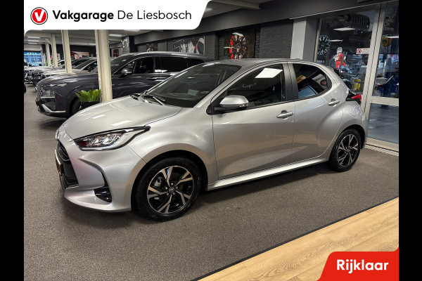 Toyota Yaris 1.5 Hybrid 115 First Edition / stoel en stuur verwarming/ camera / carplay /