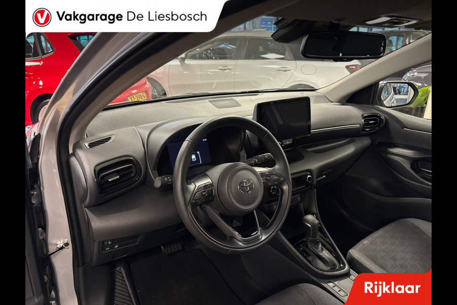 Toyota Yaris 1.5 Hybrid 115 First Edition / stoel en stuur verwarming/ camera / carplay /