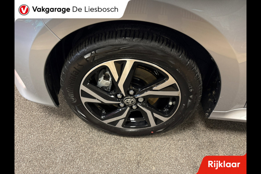 Toyota Yaris 1.5 Hybrid 115 First Edition / stoel en stuur verwarming/ camera / carplay /