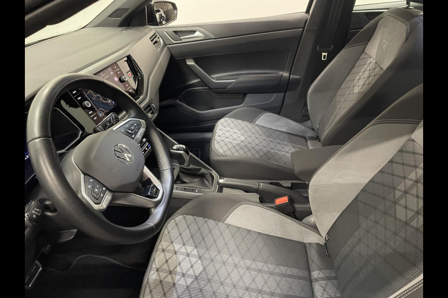 Volkswagen Polo 1.0 TSI R-Line DSG Navigatie Apple Carplay/Android Auto Camera Parkeersensoren Adaptive Cruise Control Matrix-LED-koplamp Lichtmetalen velgen Climate Control Getinte ramen