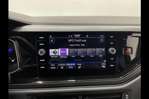Volkswagen Polo 1.0 TSI R-Line DSG Navigatie Apple Carplay/Android Auto Camera Parkeersensoren Adaptive Cruise Control Matrix-LED-koplamp Lichtmetalen velgen Climate Control Getinte ramen