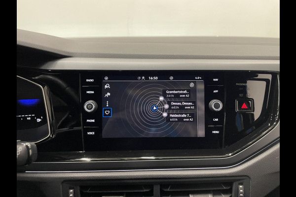 Volkswagen Polo 1.0 TSI R-Line DSG Navigatie Apple Carplay/Android Auto Camera Parkeersensoren Adaptive Cruise Control Matrix-LED-koplamp Lichtmetalen velgen Climate Control Getinte ramen