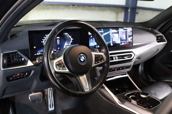BMW 3 Serie Touring 330e xDrive 293 PK High Executive M-Sport PHEV, Kuipstoelen, Panoramadak, Memory, Head-up