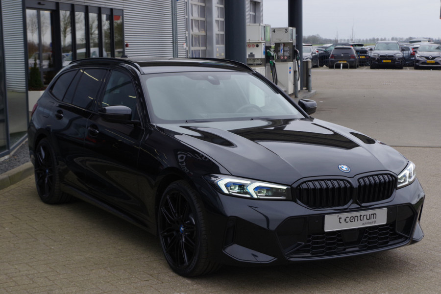 BMW 3 Serie Touring 330e xDrive 293 PK High Executive M-Sport PHEV, Kuipstoelen, Panoramadak, Memory, Head-up