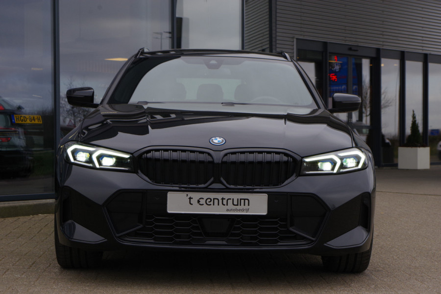 BMW 3 Serie Touring 330e xDrive 293 PK High Executive M-Sport PHEV, Kuipstoelen, Panoramadak, Memory, Head-up