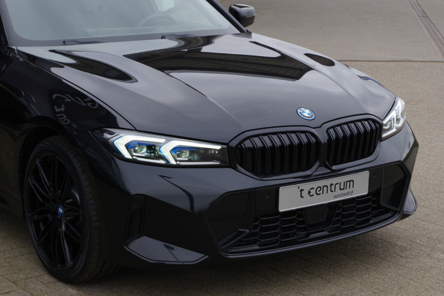 BMW 3 Serie Touring 330e xDrive 293 PK High Executive M-Sport PHEV, Kuipstoelen, Panoramadak, Memory, Head-up