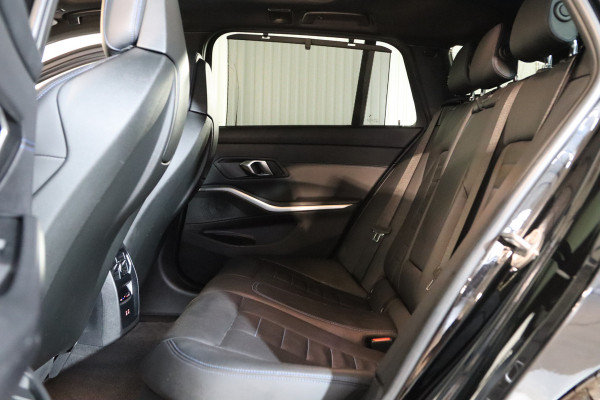 BMW 3 Serie Touring 330e xDrive 293 PK High Executive M-Sport PHEV, Kuipstoelen, Panoramadak, Memory, Head-up