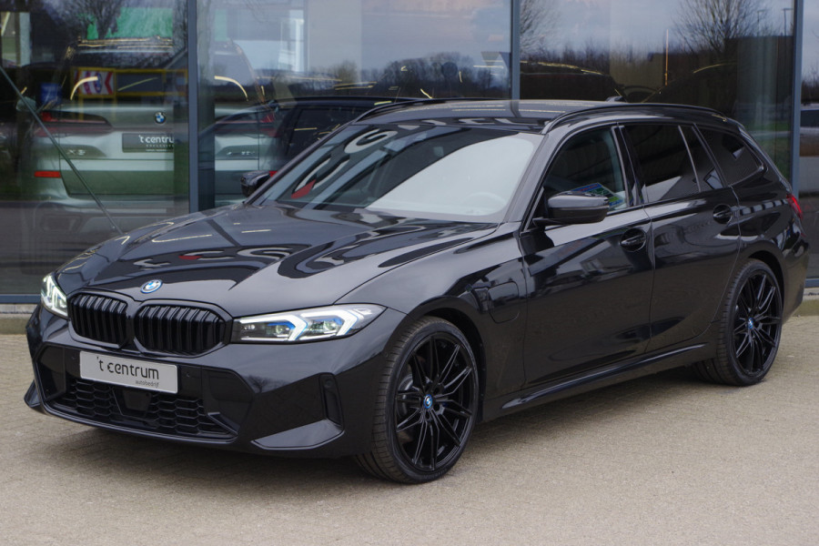 BMW 3 Serie Touring 330e xDrive 293 PK High Executive M-Sport PHEV, Kuipstoelen, Panoramadak, Memory, Head-up