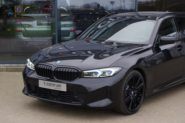 BMW 3 Serie Touring 330e xDrive 293 PK High Executive M-Sport PHEV, Kuipstoelen, Panoramadak, Memory, Head-up