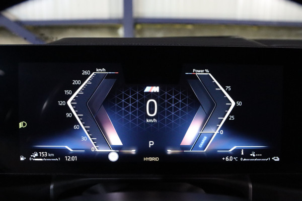 BMW 3 Serie Touring 330e xDrive 293 PK High Executive M-Sport PHEV, Kuipstoelen, Panoramadak, Memory, Head-up
