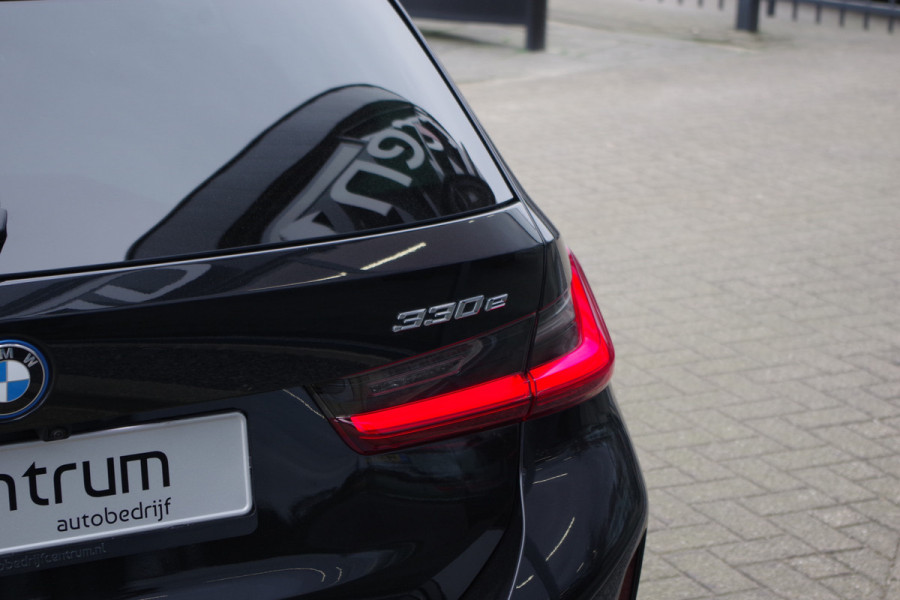 BMW 3 Serie Touring 330e xDrive 293 PK High Executive M-Sport PHEV, Kuipstoelen, Panoramadak, Memory, Head-up