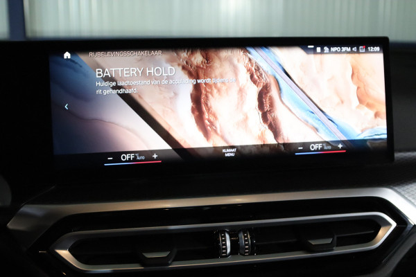 BMW 3 Serie Touring 330e xDrive 293 PK High Executive M-Sport PHEV, Kuipstoelen, Panoramadak, Memory, Head-up