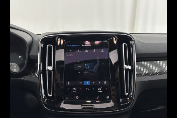 Volvo XC40 Recharge P8 AWD R-Design [ 3-Fase ] {SOH-90%} (INCL.BTW) Aut. *PANO | LEATHER-ALCANTARA | ADAPTIVE-CRUISE | DIGI-COCKPIT | FULL-LED | HARMAN/KARDON | TOP-VIEW | NAVI-FULLMAP | ECC | PDC | KEYLESS | HEATED-SPORTSEATS | TOWBAR | 20''ALU*