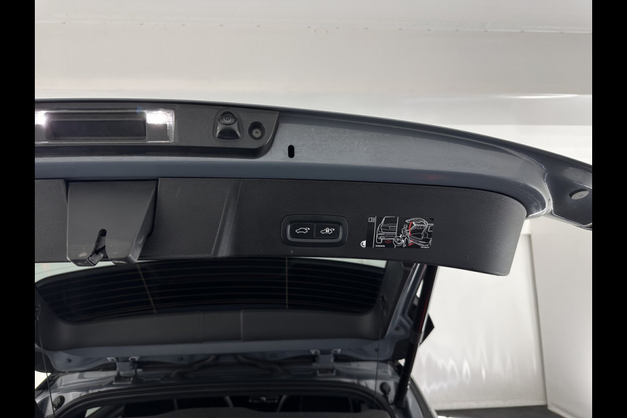 Volvo XC40 Recharge P8 AWD R-Design [ 3-Fase ] {SOH-90%} (INCL.BTW) Aut. *PANO | LEATHER-ALCANTARA | ADAPTIVE-CRUISE | DIGI-COCKPIT | FULL-LED | HARMAN/KARDON | TOP-VIEW | NAVI-FULLMAP | ECC | PDC | KEYLESS | HEATED-SPORTSEATS | TOWBAR | 20''ALU*