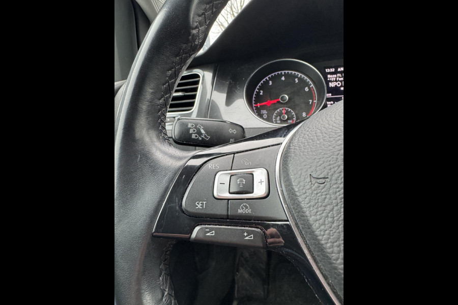 Volkswagen Golf 1.0 TSI Comfortline Automaat | Stoelverwarming | addaptieve cruise controle | nl auto met nap | Rijklaar geleverd met 12 mnd bovag garantie