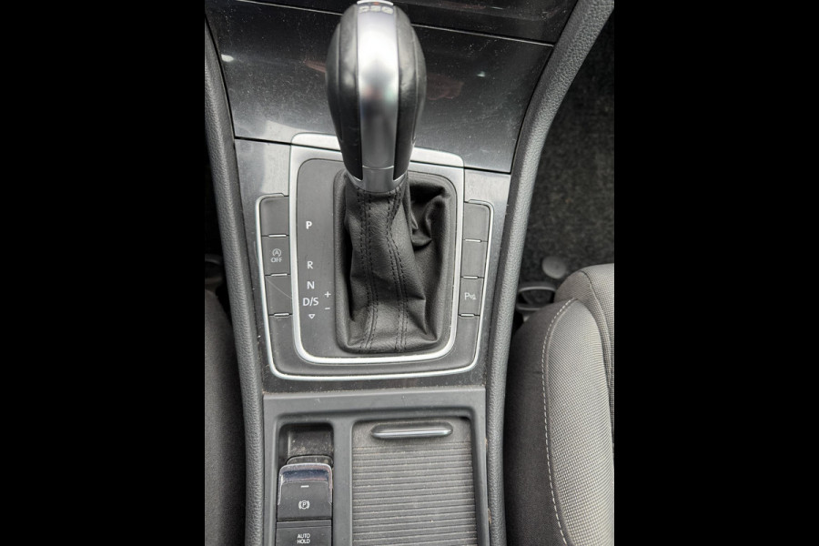 Volkswagen Golf 1.0 TSI Comfortline Automaat | Stoelverwarming | addaptieve cruise controle | nl auto met nap | Rijklaar geleverd met 12 mnd bovag garantie