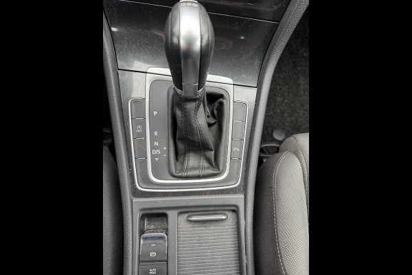 Volkswagen Golf 1.0 TSI Comfortline Automaat | Stoelverwarming | addaptieve cruise controle | nl auto met nap | Rijklaar geleverd met 12 mnd bovag garantie