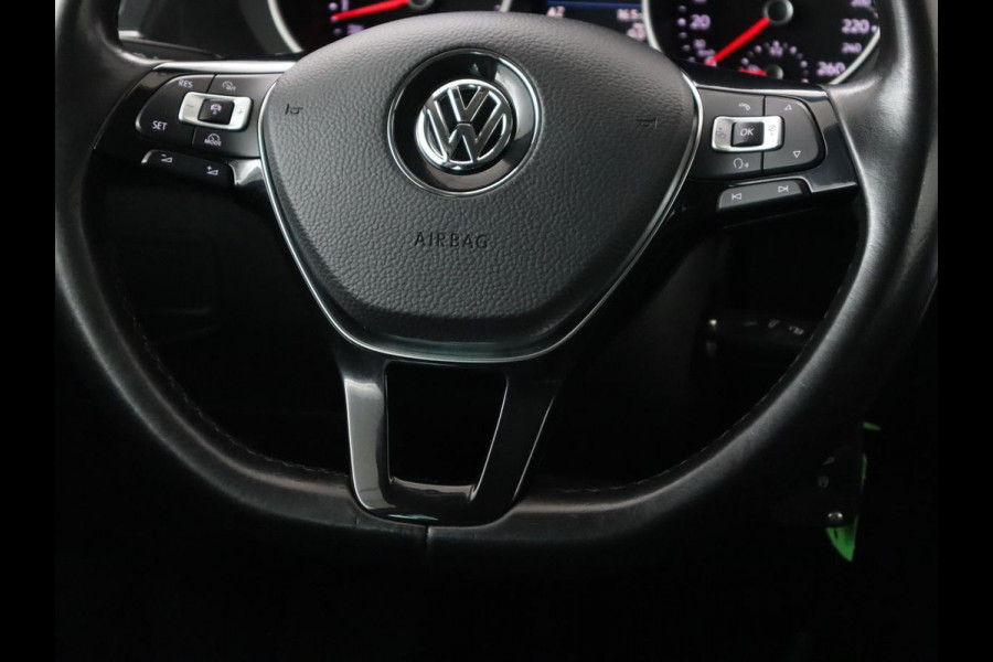 Volkswagen Tiguan 1.4 TSI Comfortline Business | Trekhaak | Camera | Full LED | Adaptive cruise | Park Assist | Carplay | Navigatie | Climate control | Bluetooth