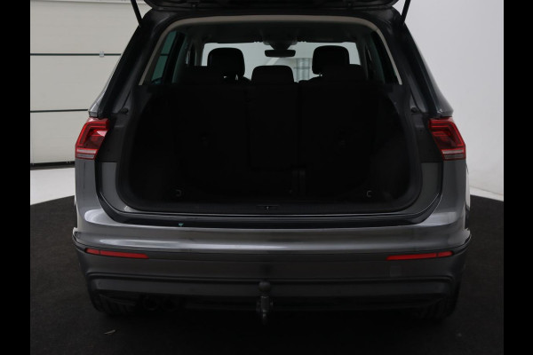 Volkswagen Tiguan 1.4 TSI Comfortline Business | Trekhaak | Camera | Full LED | Adaptive cruise | Park Assist | Carplay | Navigatie | Climate control | Bluetooth