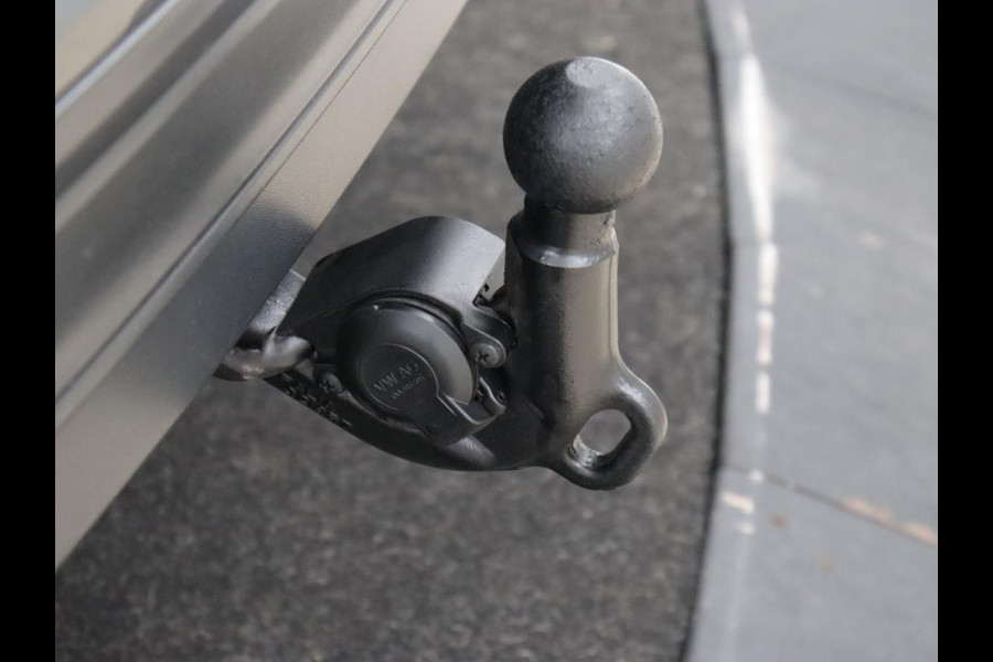 Volkswagen Tiguan 1.4 TSI Comfortline Business | Trekhaak | Camera | Full LED | Adaptive cruise | Park Assist | Carplay | Navigatie | Climate control | Bluetooth