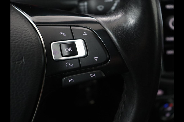 Volkswagen Tiguan 1.4 TSI Comfortline Business | Trekhaak | Camera | Full LED | Adaptive cruise | Park Assist | Carplay | Navigatie | Climate control | Bluetooth