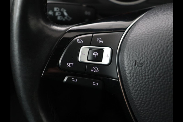 Volkswagen Tiguan 1.4 TSI Comfortline Business | Trekhaak | Camera | Full LED | Adaptive cruise | Park Assist | Carplay | Navigatie | Climate control | Bluetooth