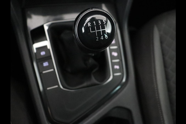 Volkswagen Tiguan 1.4 TSI Comfortline Business | Trekhaak | Camera | Full LED | Adaptive cruise | Park Assist | Carplay | Navigatie | Climate control | Bluetooth