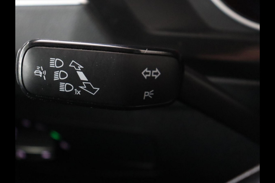 Volkswagen Tiguan 1.4 TSI Comfortline Business | Trekhaak | Camera | Full LED | Adaptive cruise | Park Assist | Carplay | Navigatie | Climate control | Bluetooth