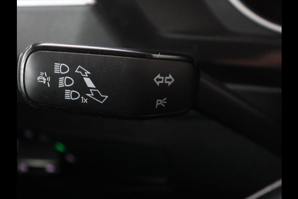 Volkswagen Tiguan 1.4 TSI Comfortline Business | Trekhaak | Camera | Full LED | Adaptive cruise | Park Assist | Carplay | Navigatie | Climate control | Bluetooth