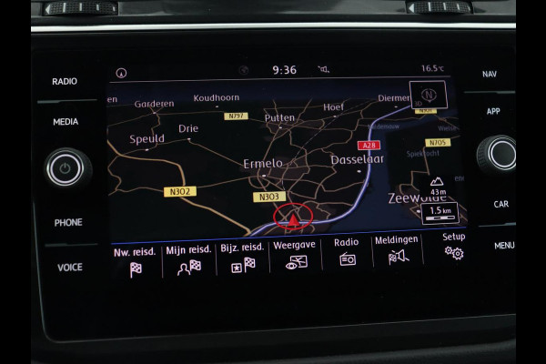 Volkswagen Tiguan 1.4 TSI Comfortline Business | Trekhaak | Camera | Full LED | Adaptive cruise | Park Assist | Carplay | Navigatie | Climate control | Bluetooth