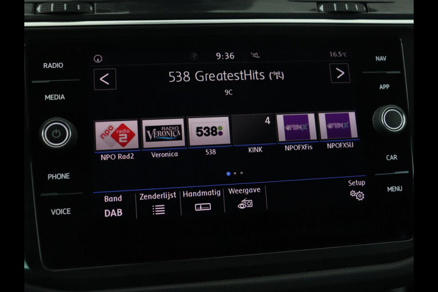 Volkswagen Tiguan 1.4 TSI Comfortline Business | Trekhaak | Camera | Full LED | Adaptive cruise | Park Assist | Carplay | Navigatie | Climate control | Bluetooth