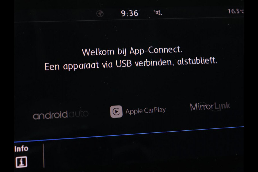 Volkswagen Tiguan 1.4 TSI Comfortline Business | Trekhaak | Camera | Full LED | Adaptive cruise | Park Assist | Carplay | Navigatie | Climate control | Bluetooth