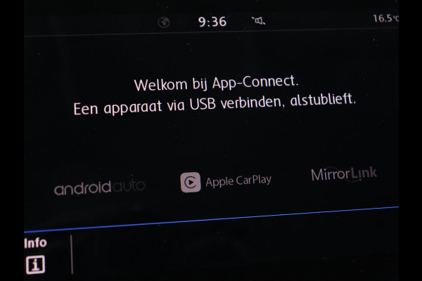 Volkswagen Tiguan 1.4 TSI Comfortline Business | Trekhaak | Camera | Full LED | Adaptive cruise | Park Assist | Carplay | Navigatie | Climate control | Bluetooth