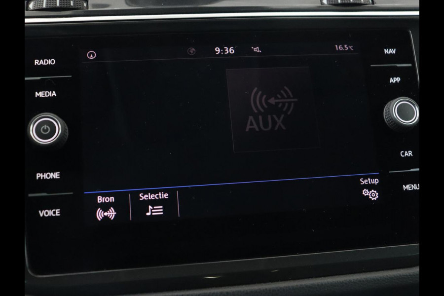 Volkswagen Tiguan 1.4 TSI Comfortline Business | Trekhaak | Camera | Full LED | Adaptive cruise | Park Assist | Carplay | Navigatie | Climate control | Bluetooth