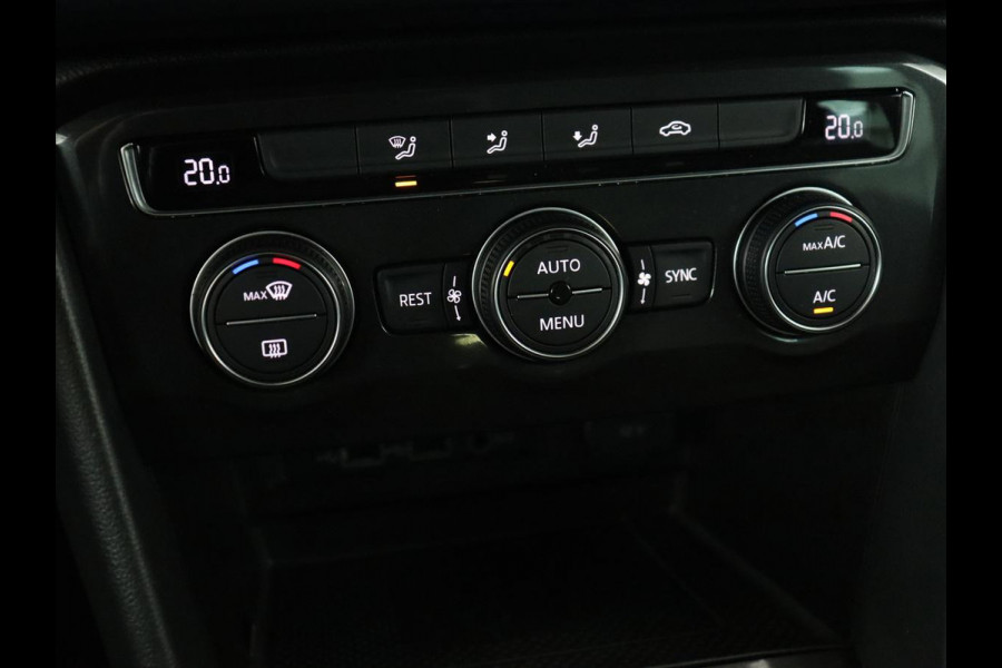 Volkswagen Tiguan 1.4 TSI Comfortline Business | Trekhaak | Camera | Full LED | Adaptive cruise | Park Assist | Carplay | Navigatie | Climate control | Bluetooth