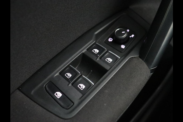 Volkswagen Tiguan 1.4 TSI Comfortline Business | Trekhaak | Camera | Full LED | Adaptive cruise | Park Assist | Carplay | Navigatie | Climate control | Bluetooth