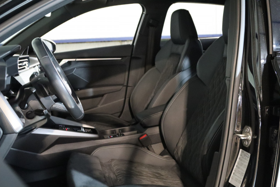 Audi A3 Sportback 45 TFSI e 245 PK S-Line Edition Competition PHEV, Panoramadak, RS-Bekleding, Camera
