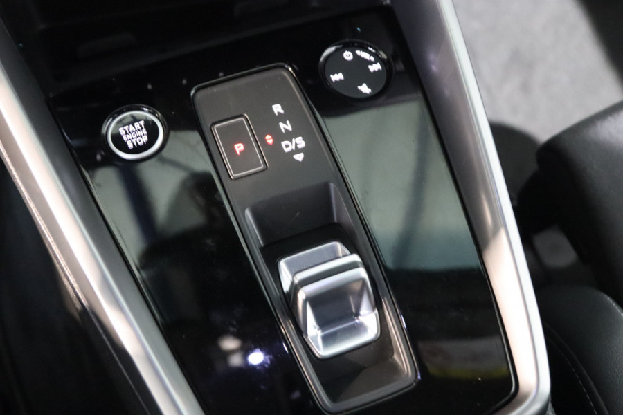 Audi A3 Sportback 45 TFSI e 245 PK S-Line Edition Competition PHEV, Panoramadak, RS-Bekleding, Camera