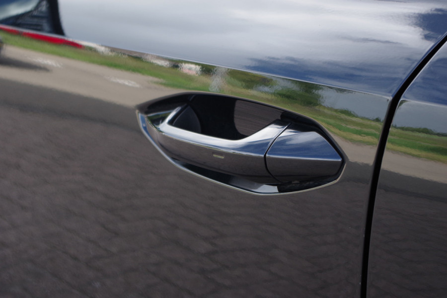 Audi A3 Sportback 45 TFSI e 245 PK S-Line Edition Competition PHEV, Panoramadak, RS-Bekleding, Camera