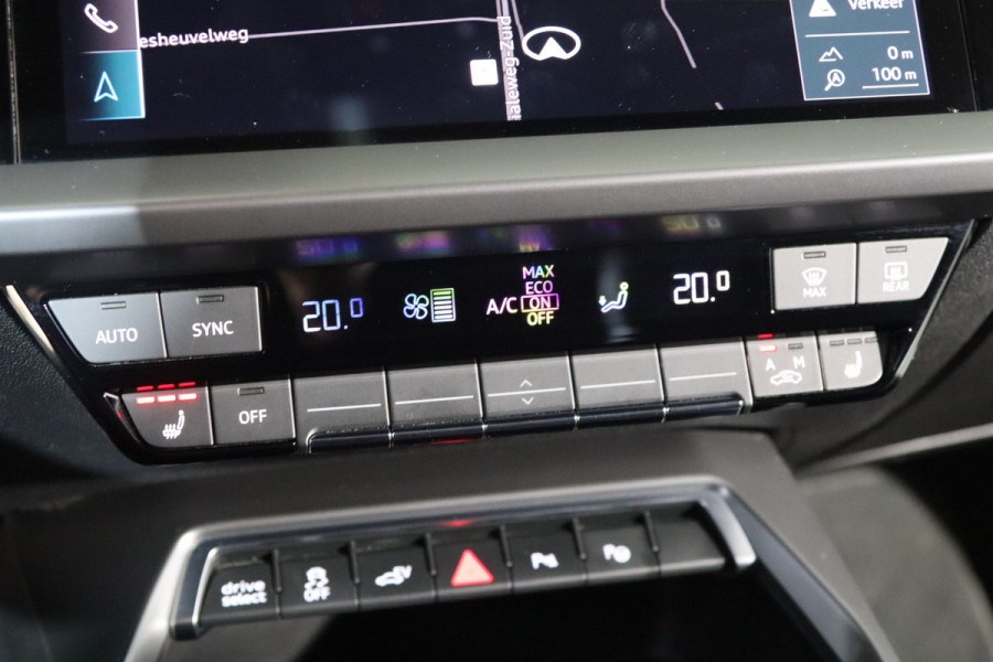 Audi A3 Sportback 45 TFSI e 245 PK S-Line Edition Competition PHEV, Panoramadak, RS-Bekleding, Camera