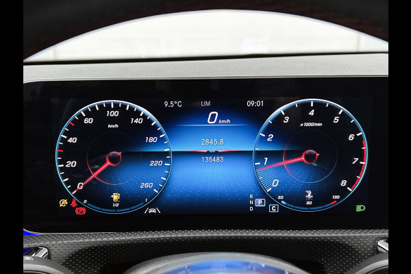 Mercedes-Benz A-Klasse 200 Business Solution AMG (PANORAMADAK, SFEERVERLICHTING, 360 CAMERA, GOED ONDERHOUDEN)