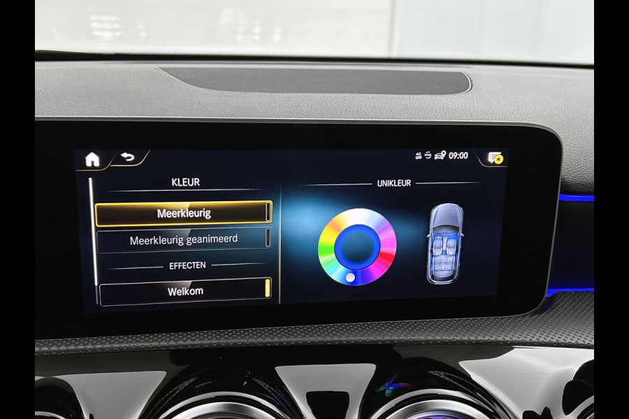 Mercedes-Benz A-Klasse 200 Business Solution AMG (PANORAMADAK, SFEERVERLICHTING, 360 CAMERA, GOED ONDERHOUDEN)