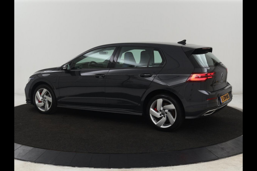 Volkswagen Golf 1.4 eHybrid GTE | Adaptive cruise | Camera | Park Assist | Carplay | Navigatie | Sfeerverlichting | LED Plus | Sportstoelen | Climate control | PHEV | Plug In